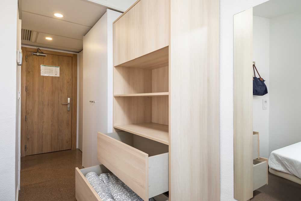 acceso-dormitorio-1000